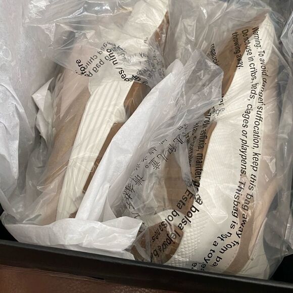 NWT Brand New Women’s Coach sneakers NWTIB. Size 9.5D - Picture 8 of 8